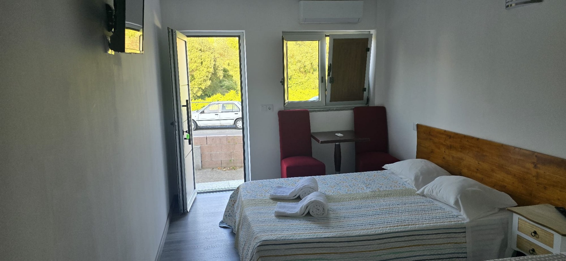 Quarto Duplo Superior ( 1 a 2 pessoas)